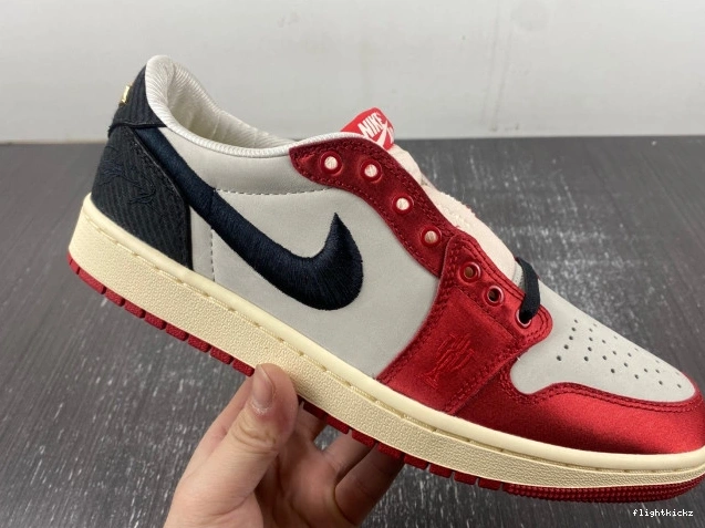 OG FN0432-100 Room Trophy Air Away Jordan 1 Low x 0717